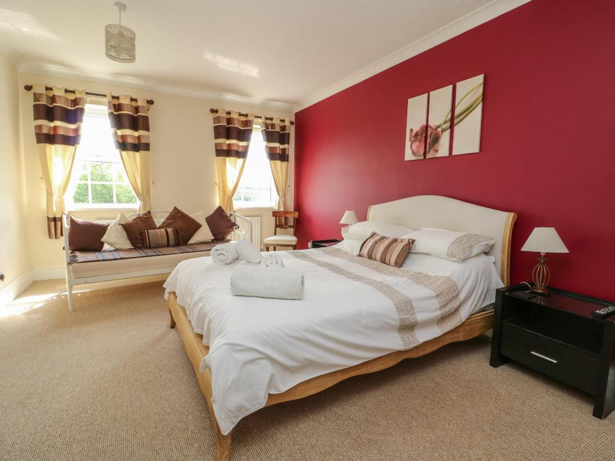 Woodhill Villa Bentley  ภายนอก รูปภาพ