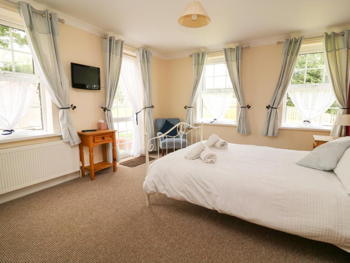 Woodhill Villa Bentley  ภายนอก รูปภาพ